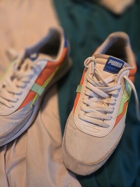 Puma Men’s White & Orange Retro Runner Sneakers, Worn 1x